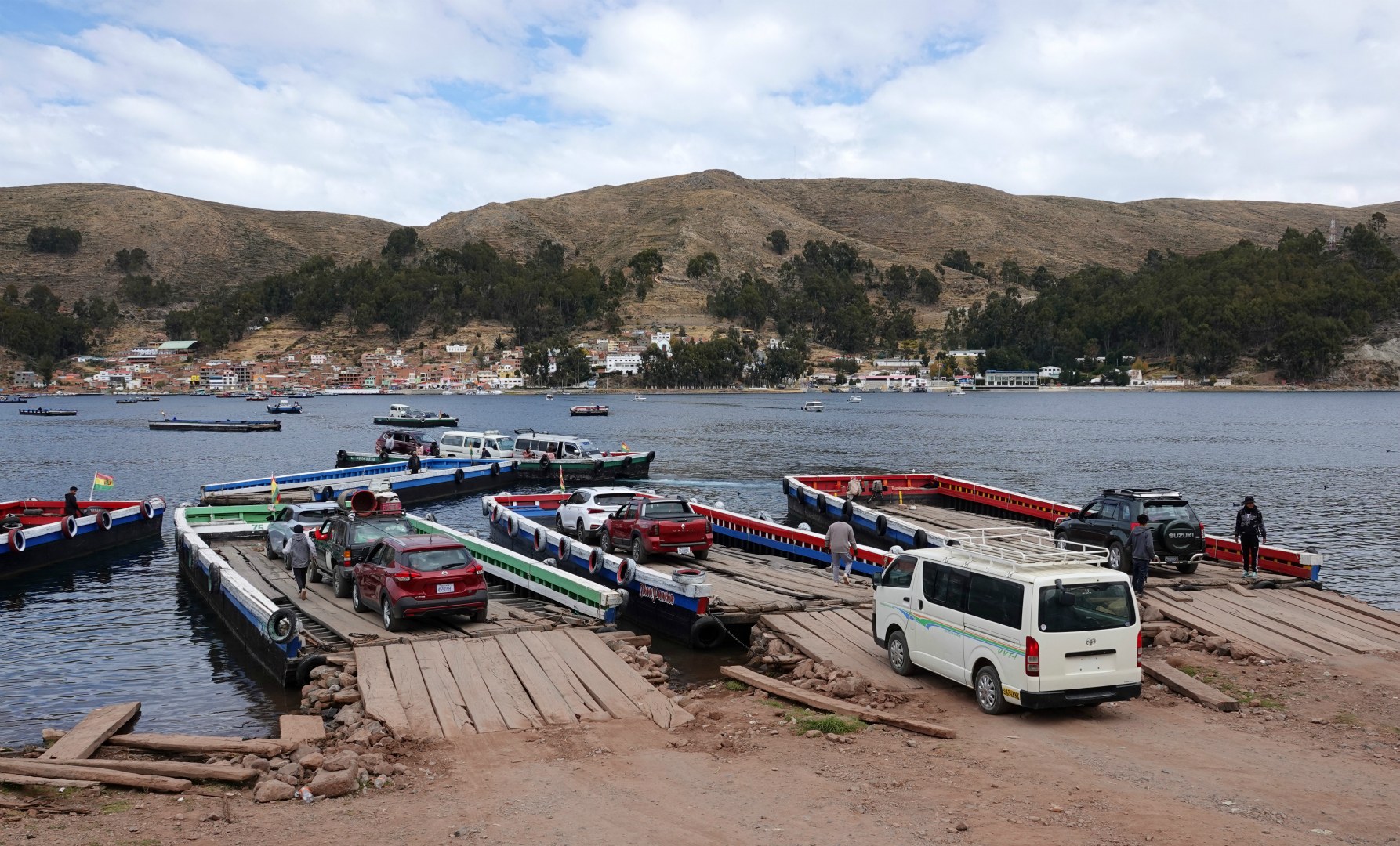 Vehicles Boarding Ferries, San Pablo de Tiquina