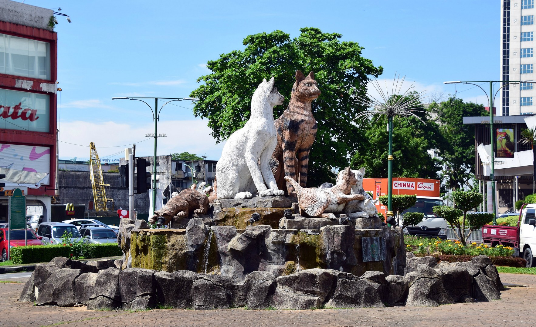 Cat Monument, Kuching