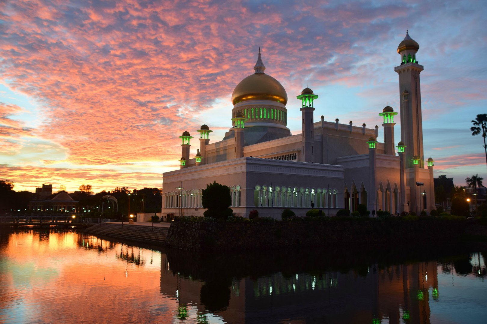 Sultan Omar Ali Saifuddien Mosque, Bandar Seri Begawan