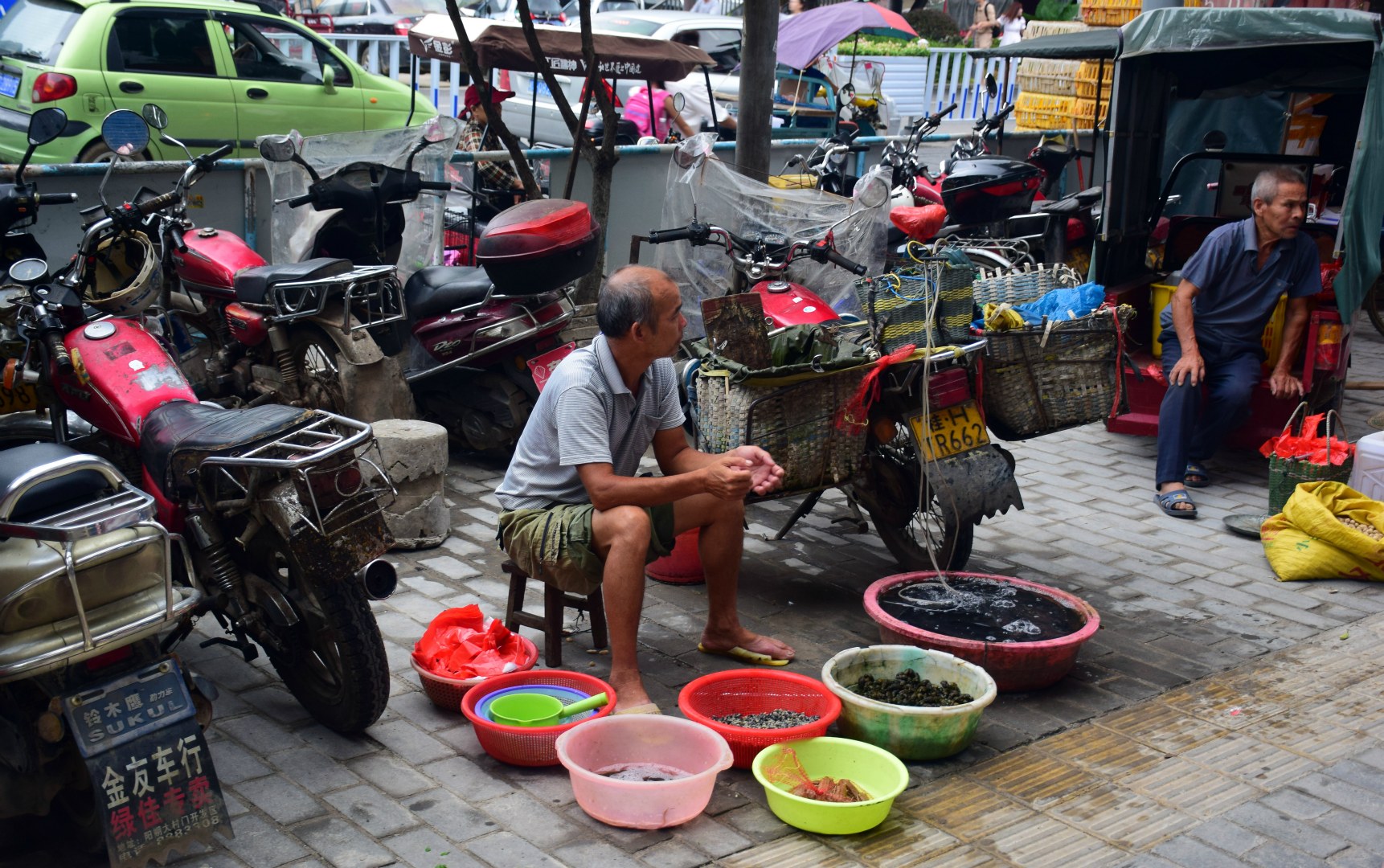 Street seller, Yangshuo