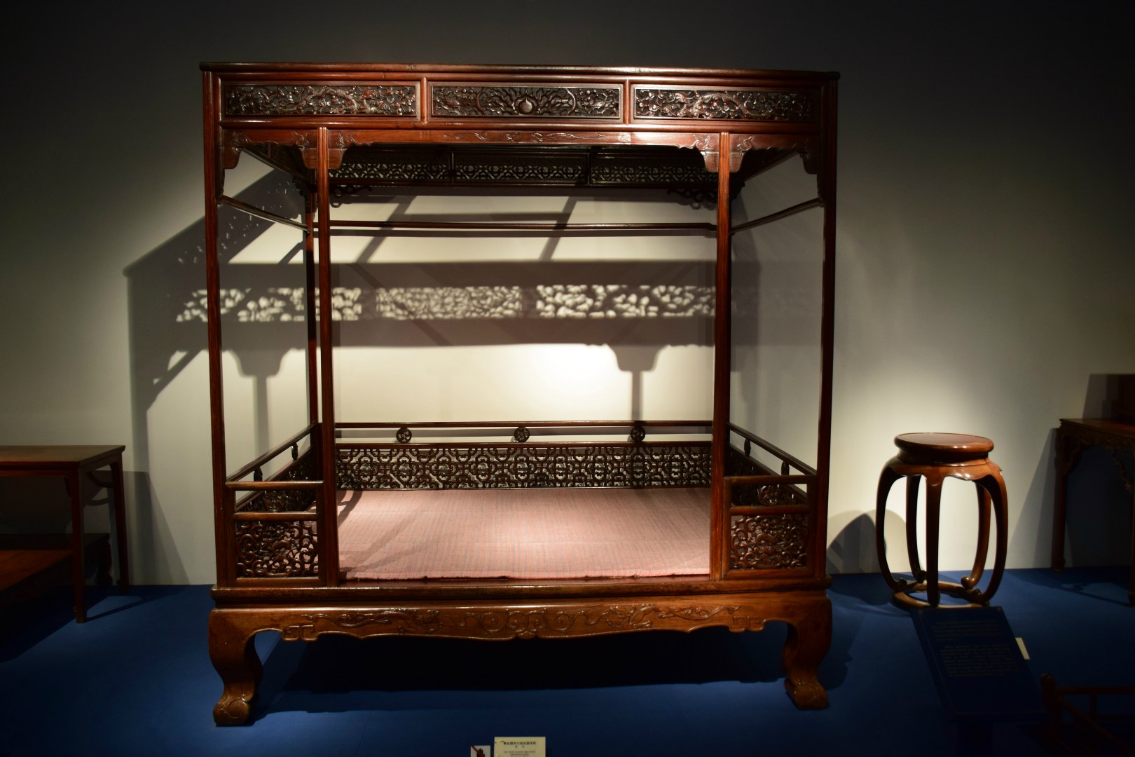 Ming Dynasty Bed, Shanghai Museum