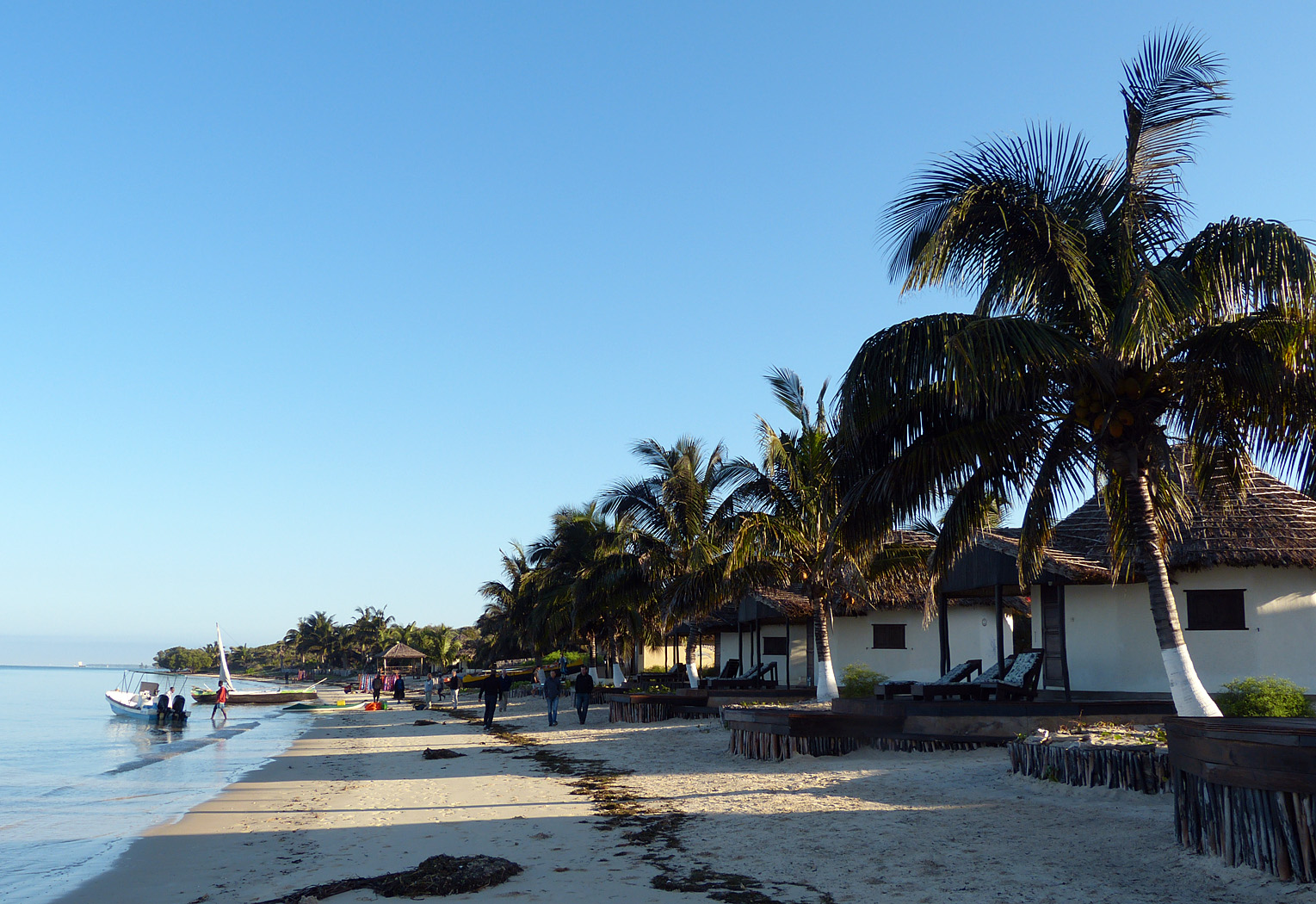 Beach Resort, Ambolimailake