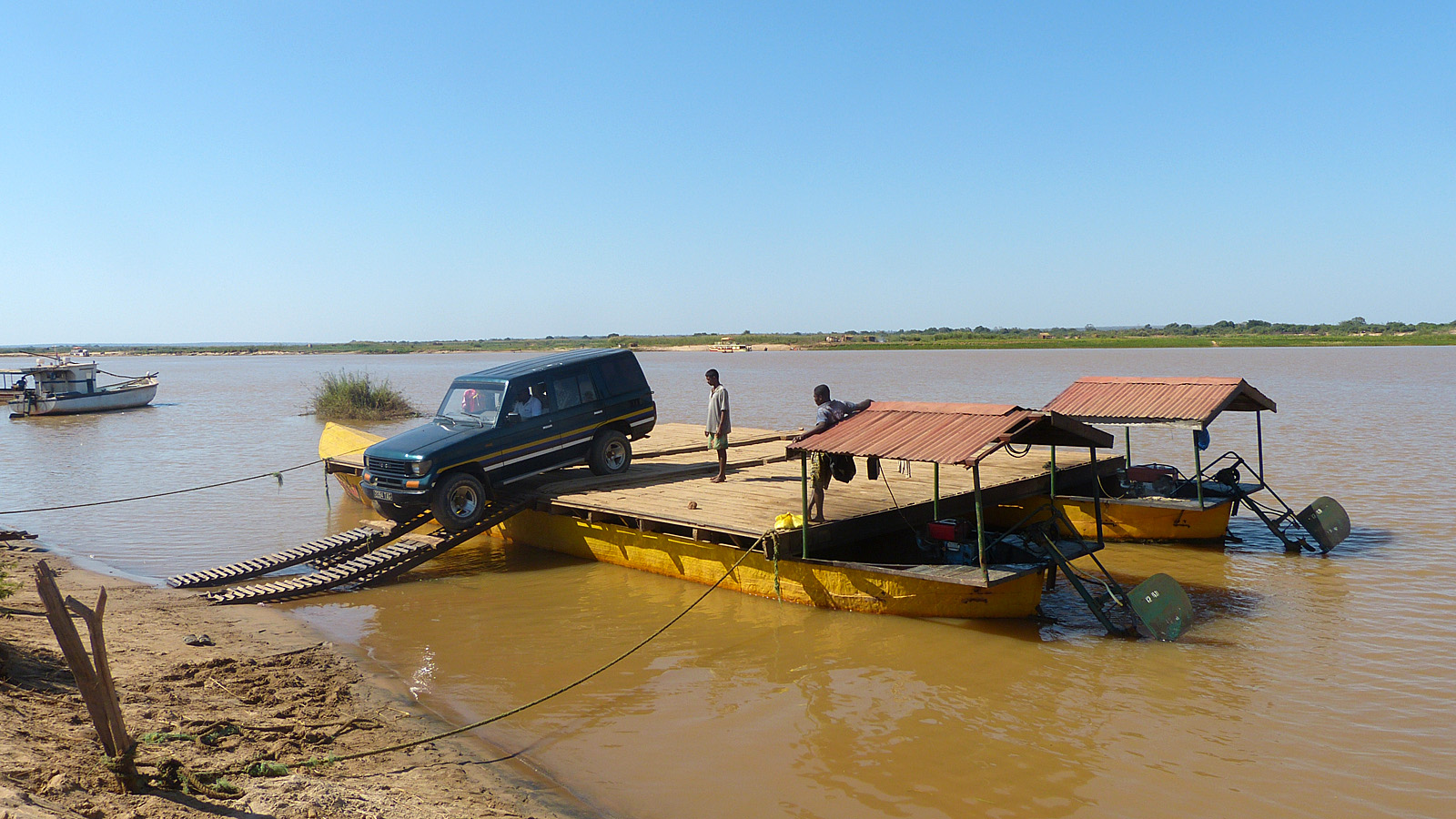 Ferry on the Tsiribihina River, Belo-sur-Tsiribihina