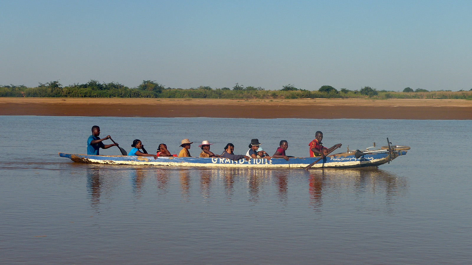 Ferry on the Tsiribihina River, Belo-sur-Tsiribihina