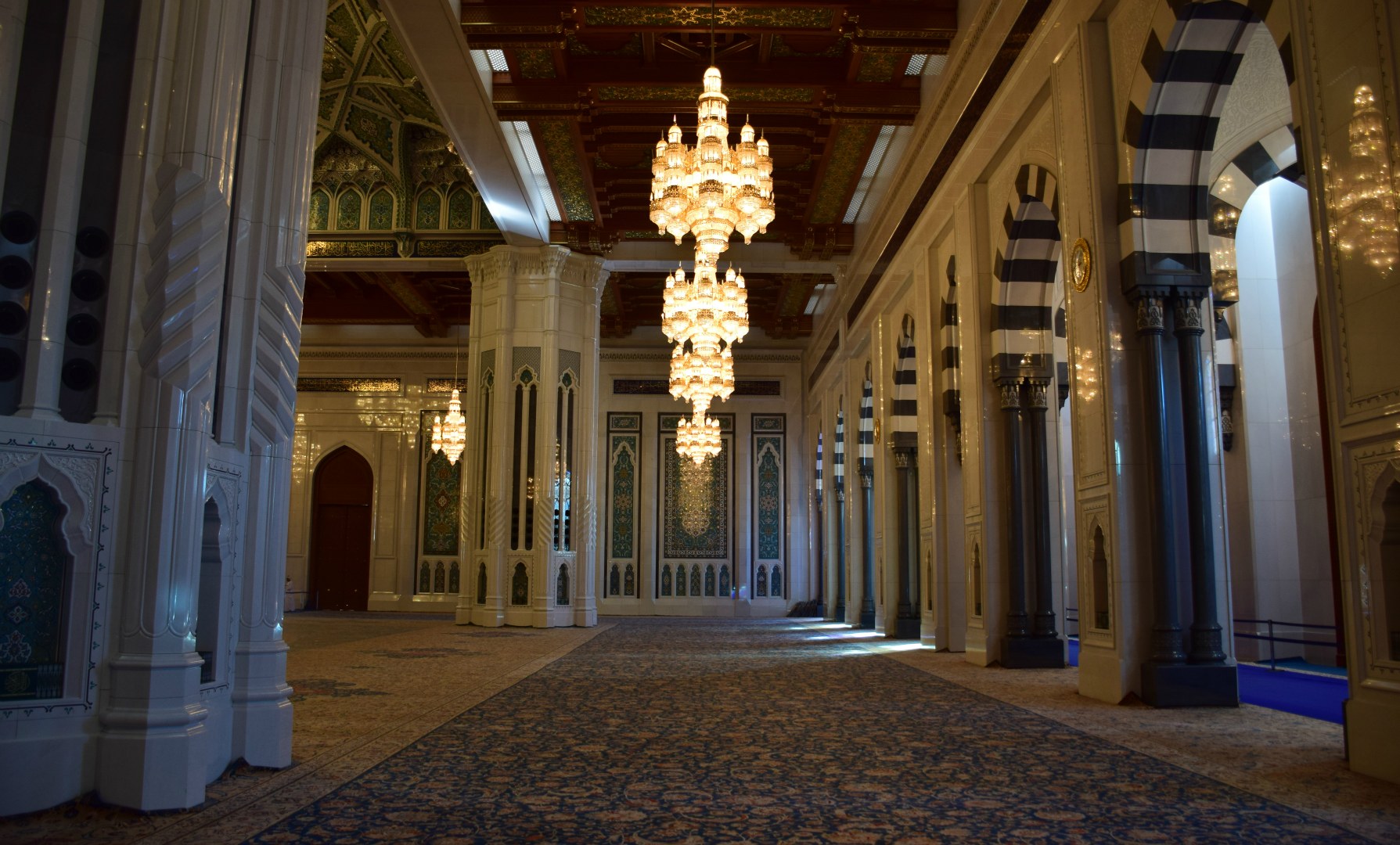 Men's praying area, Sultan Qaboos Grand Mosque, Muscat