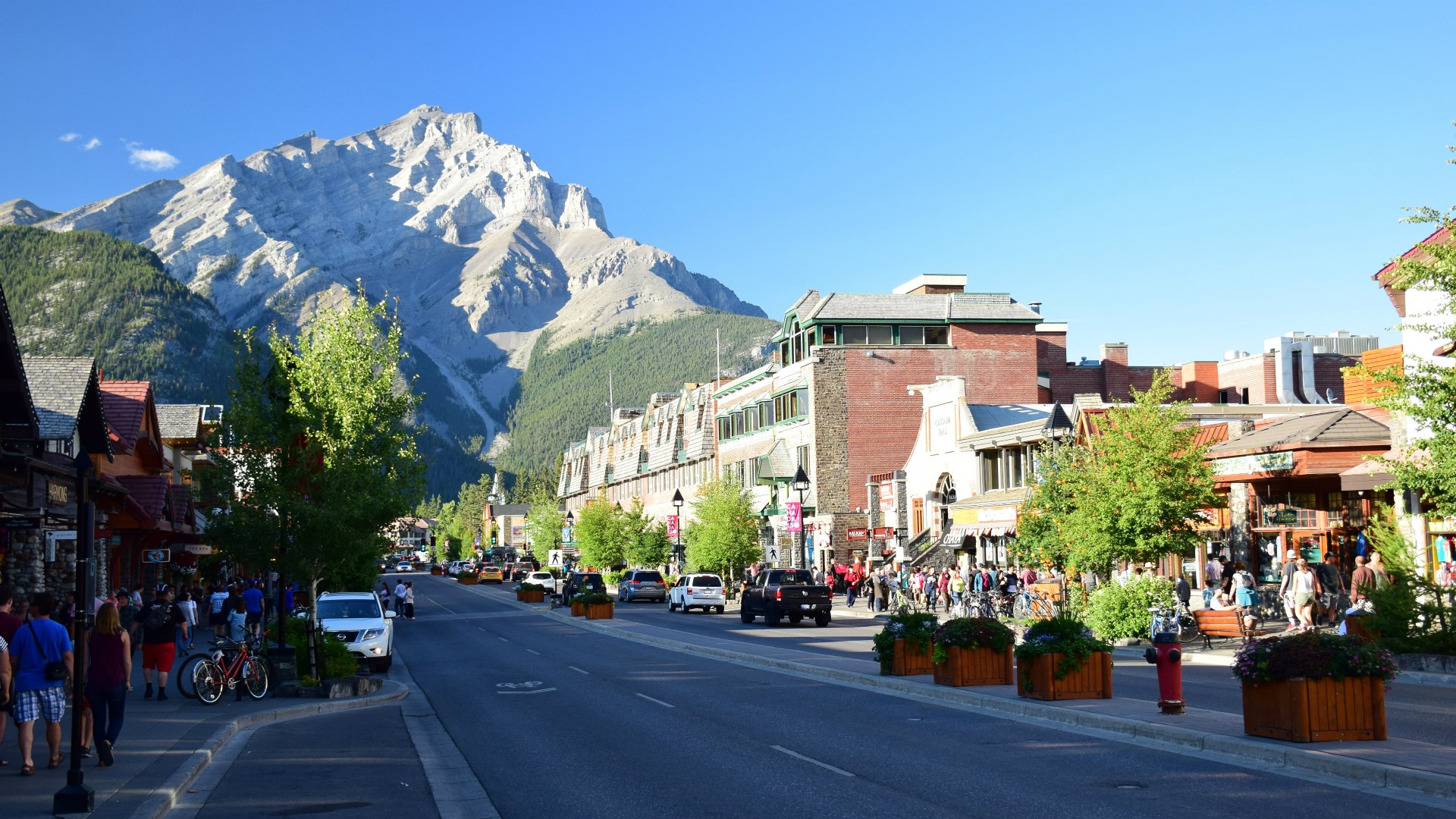 Banff Avenue, Banff