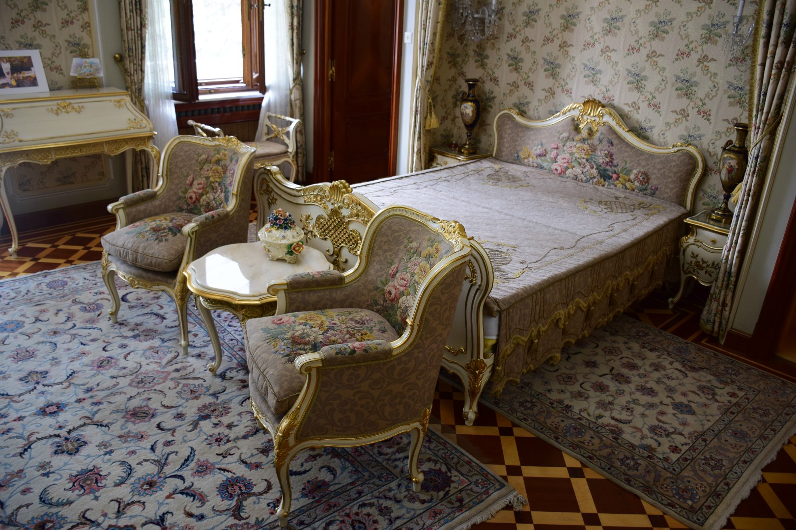 Elena Ceausescu' Bedroom, Ceausescu Mansion, Bucharest