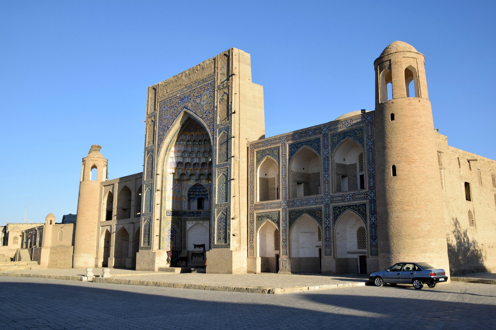 Abdul al-Aziz Khan Madrassa, Bukhara