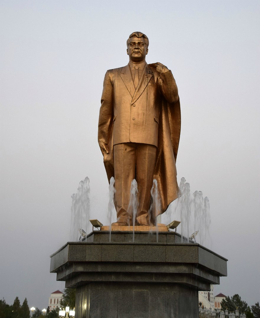 Statue of Saparmurat Niyazov, Ashgabat