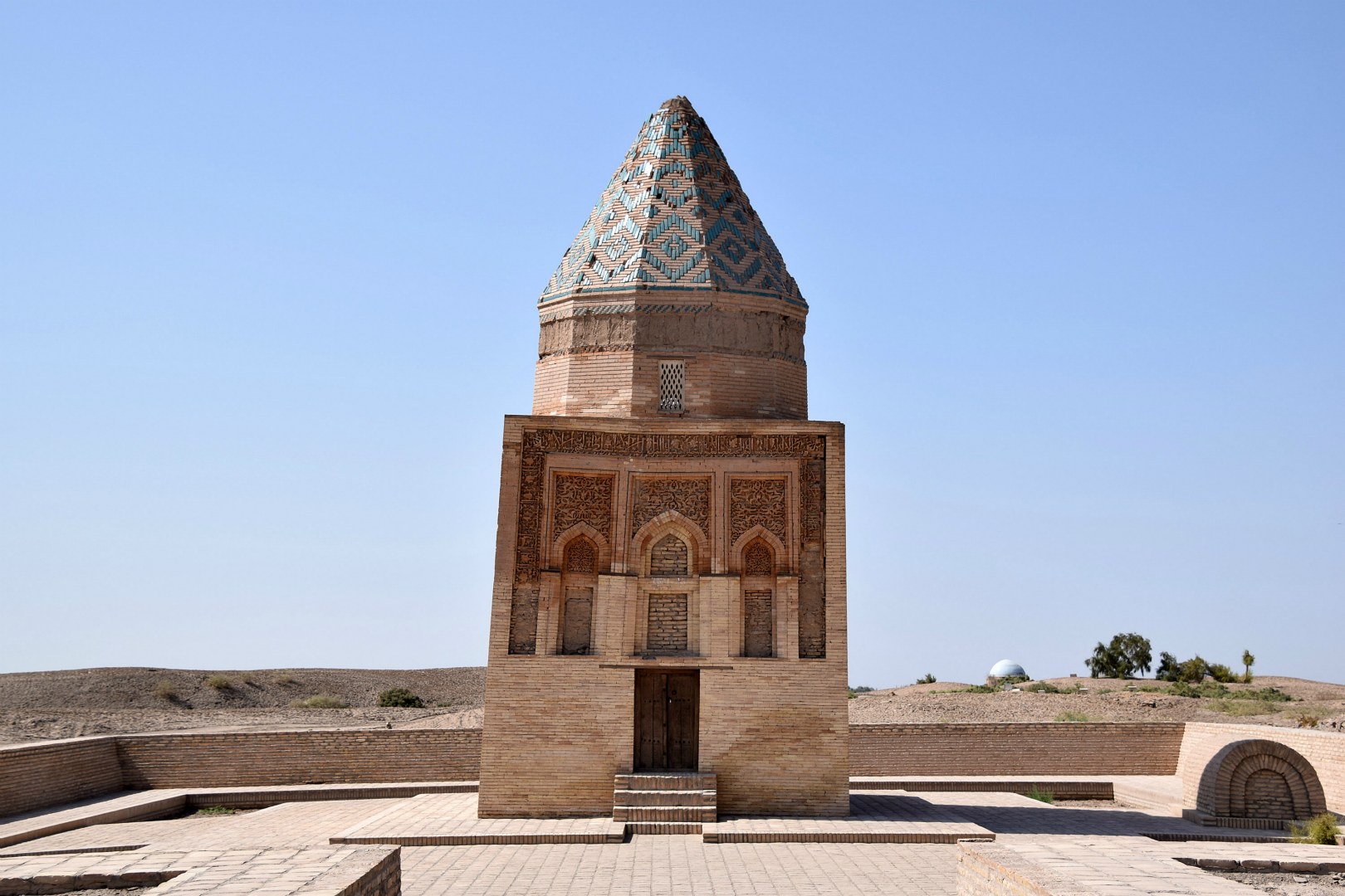 Il Arslan Mausoleum, Konye Urgench